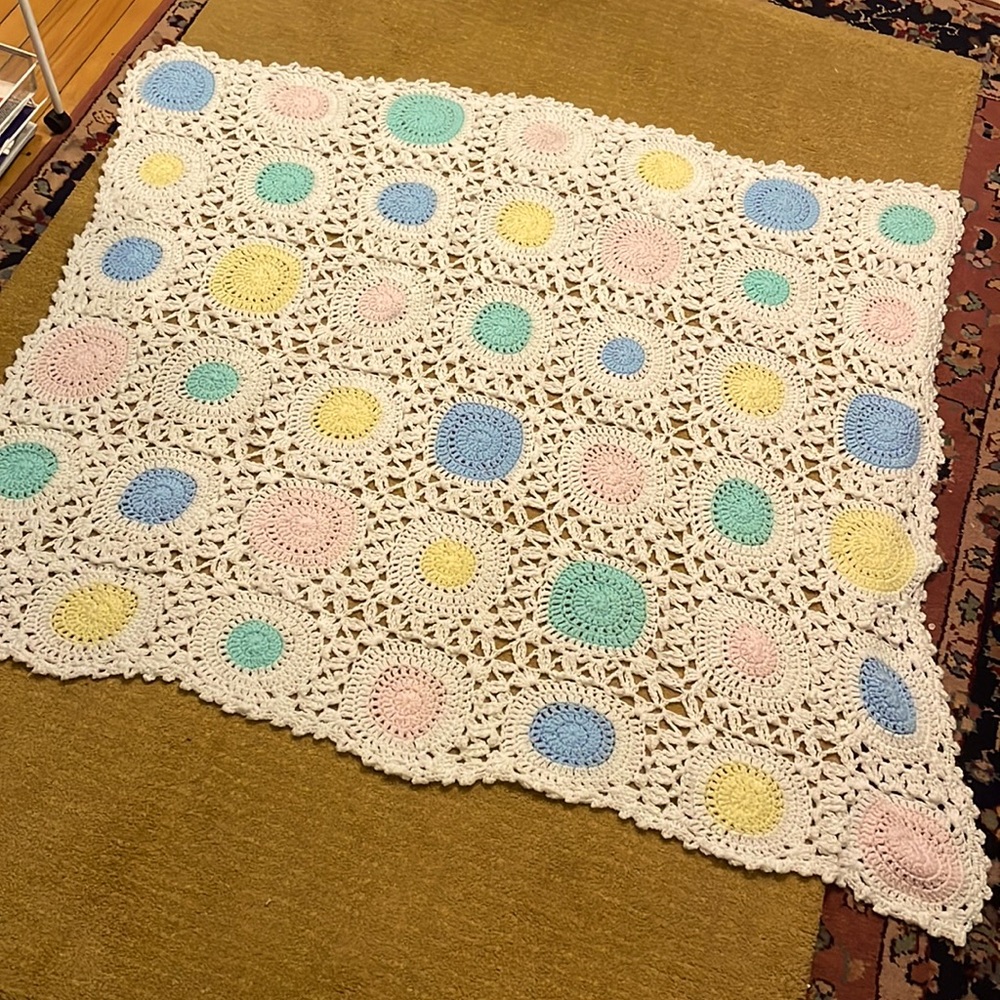 EUC Vintage super soft pastel Afghan throw baby blanket 4ft x 5ft